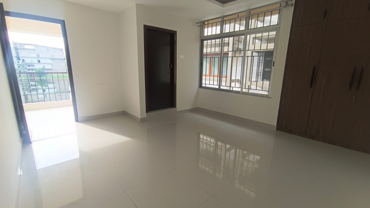 Semi Furnished 3bhk in GS Road, Lachit Nagar, Guwahati, Assam, India for Rent